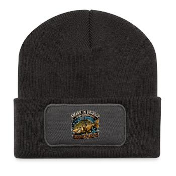 Hai in Verkleidung – lustiges Karpfenfischen-Design - Recycelte Patch Beanie - Dunkelgrau - Vorne