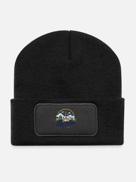 Berlin - Germany - Berliner Bär - Koordinaten - Recycelte Patch Beanie - Schwarz