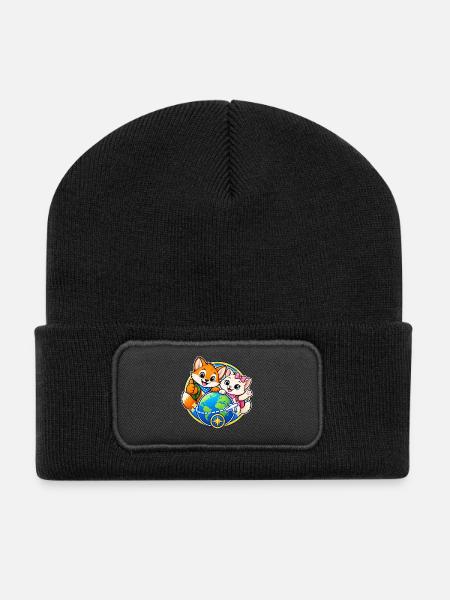 Tavi & Nela - Gemeinsam um die Welt - Recycelte Patch Beanie - Schwarz