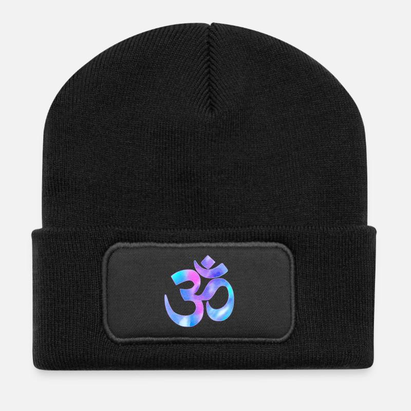 Om - Recycelte Patch Beanie - Schwarz
