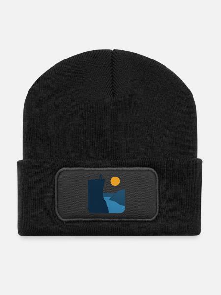 Preikestolen – Norwegisches WahrzEichen - Recycelte Patch Beanie - Schwarz
