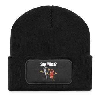Sew What Lustiges Nähmaschinen Motiv - Recycelte Patch Beanie - Schwarz - Vorne