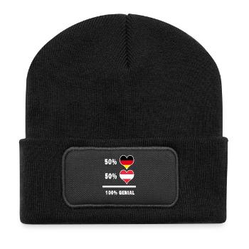 Deutschland und Österreich genial / Geschenk - Recycelte Patch Beanie - Schwarz - Vorne