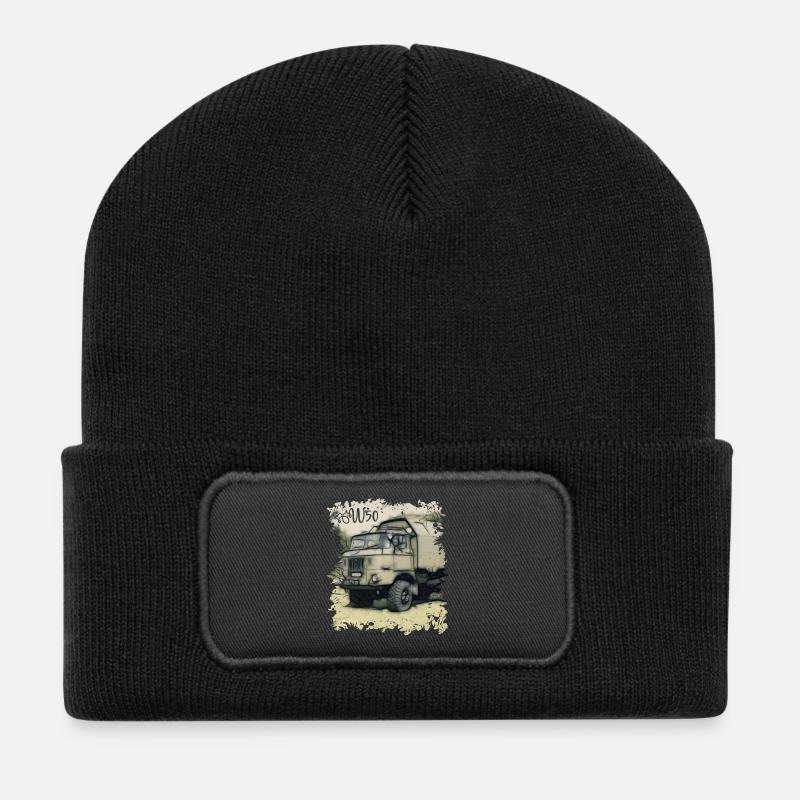 W50 NVA DDR Fahrzeug - Recycelte Patch Beanie - Schwarz