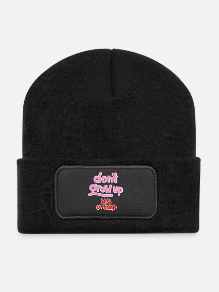 dont grow up - Recycelte Patch Beanie - Schwarz