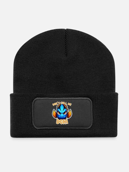 Wütende Dori - Recycelte Patch Beanie - Schwarz