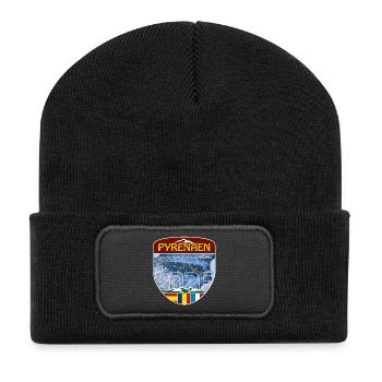 Pyrenäen 2026 | DE | Sticker - Recycelte Patch Beanie - Schwarz - Vorne