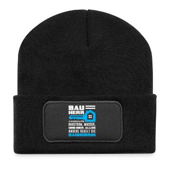 Bauherr Bier Rest regelt die Bauherrin - Recycelte Patch Beanie - Schwarz - Vorne