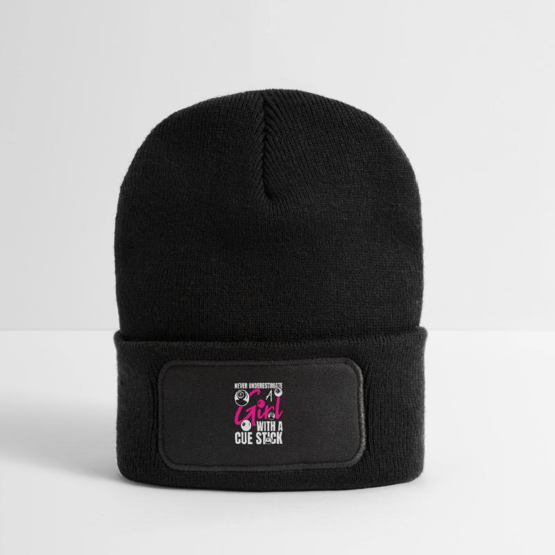 Mädchen mit Billardqueue Recycelte Patch Beanie