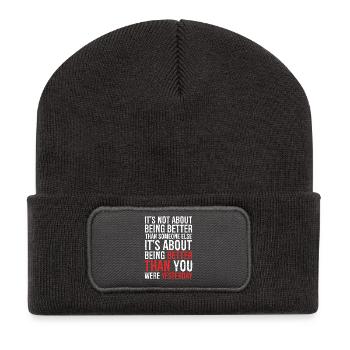 Es geht nicht darum, besser zu sein als jemand anderes - Recycelte Patch Beanie - Dunkelgrau - Vorne