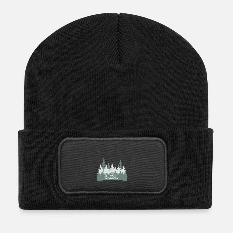 Winterwunderwald Silhouetten - Recycelte Patch Beanie - Schwarz
