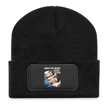 WHEN THE HEART SEEKS CLOSE - Recycelte Patch Beanie - Schwarz - Vorne