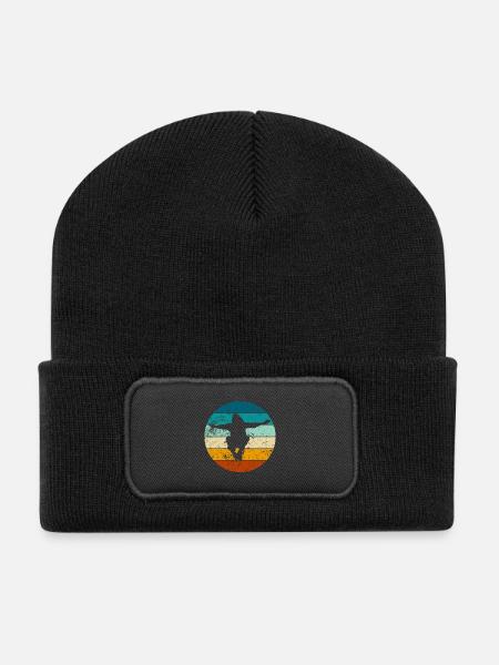 Parkour Sprung - Dynamisches Urban Design - Recycelte Patch Beanie - Schwarz