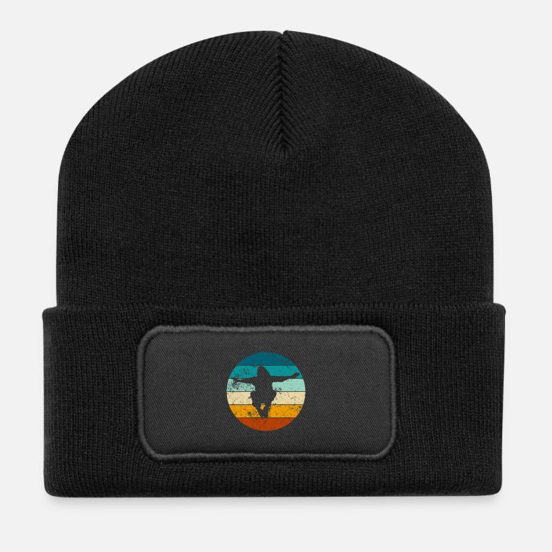 Parkour Sprung - Dynamisches Urban Design - Recycelte Patch Beanie - Schwarz