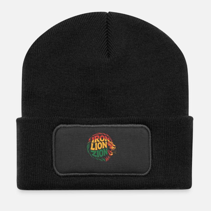 Tête de lion avec « Lion de fer Sion » aux couleurs rasta - Beanie recyclé à patch - noir