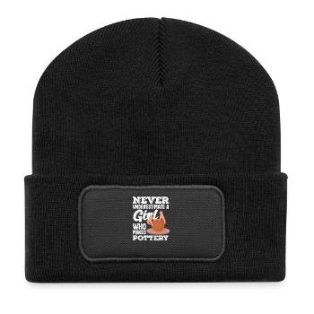 Ne sous-estimez jamais une fille qui fait de la poterie - Beanie recyclé à patch - noir - Devant