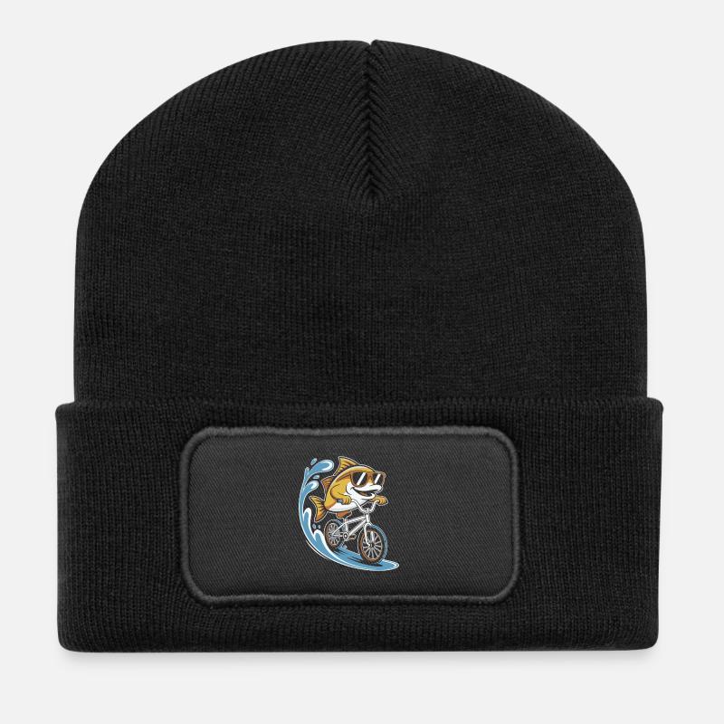 Poisson avec des lunettes de soleil sur un vélo - Beanie recyclé à patch - noir