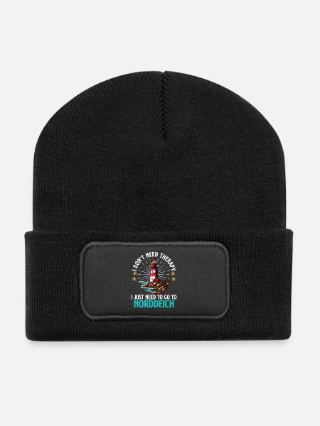 Nordsee BRAUCH KEINE THERAPIE MUSS NACH NORDDEICH - Recycelte Patch Beanie - Schwarz