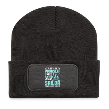 Always Be Yourself Unless You Can Be A Sailor Crew - Recycelte Patch Beanie - Dunkelgrau - Vorne