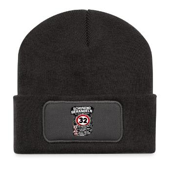 Schonend behandeln Verkehrsschild 32 Geburtstag - Recycelte Patch Beanie - Dunkelgrau - Vorne