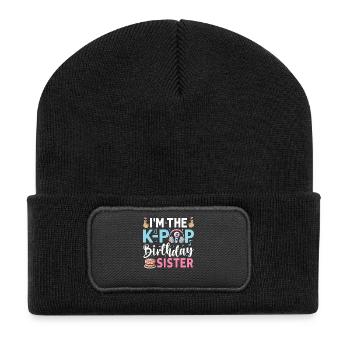 I'm The K-Pop Birthday Sister - Recycelte Patch Beanie - Schwarz - Vorne