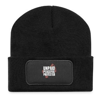Unpaid Peaceful Protester Aktivistin Spruch Demo - Recycelte Patch Beanie - Schwarz - Vorne