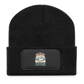  Der Tut Nix Der Will Nur An Die Ostsee Möwe - Recycelte Patch Beanie - Schwarz - Vorne