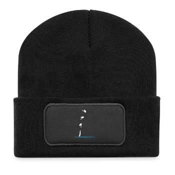 Tauchende Silhouette über Meereswellen - Recycelte Patch Beanie - Schwarz - Vorne
