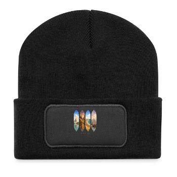 Qatar Travel – Doha & Wüste Motiv - Recycelte Patch Beanie - Schwarz - Vorne