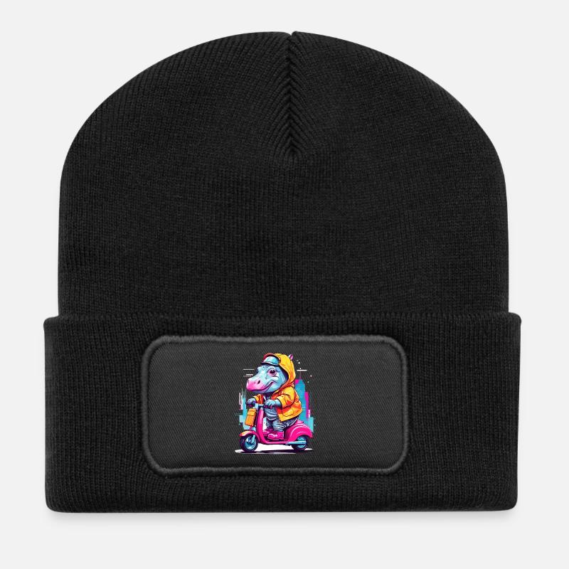Nilpferd auf Roller - Recycelte Patch Beanie - Schwarz