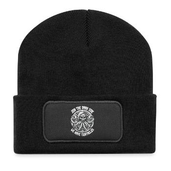 SCHÄDEL DER ALBTRÄUME: SCHLIESSE DICH DER DUNKLEN SEITE AN - Recycelte Patch Beanie - Schwarz - Vorne