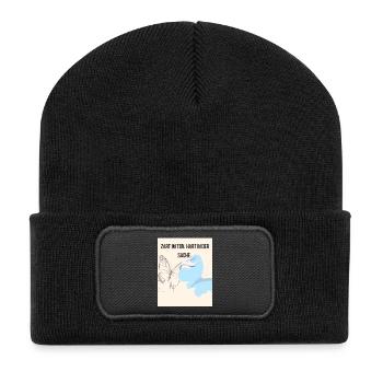 Sanfte Empathie mit Schmetterling und Storch - Recycelte Patch Beanie - Schwarz - Vorne