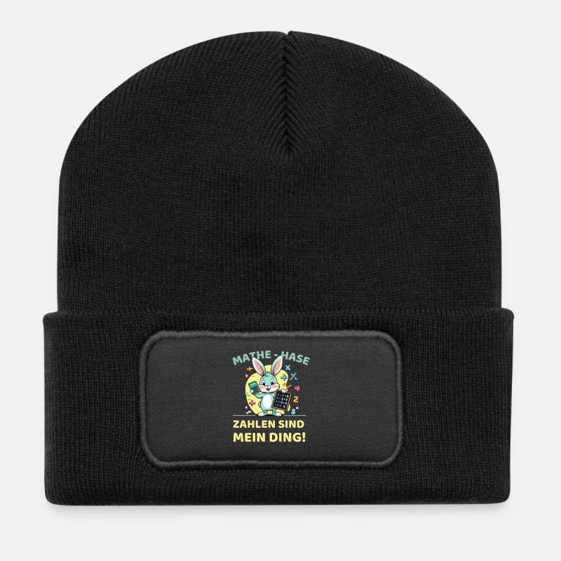 Mathe-Hase mit Taschenrechner und Tafel - Recycelte Patch Beanie - Schwarz