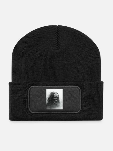 Dunkler Totenschädel im Nebel - Recycelte Patch Beanie - Schwarz