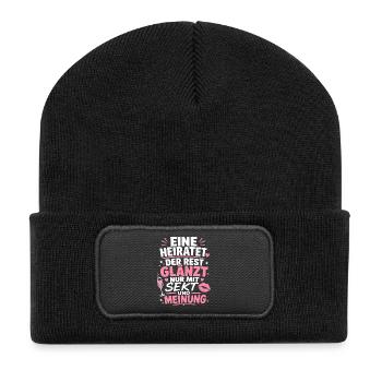Eine heiratet. Der Rest glänzt nur mit Sekt - Recycelte Patch Beanie - Schwarz - Vorne