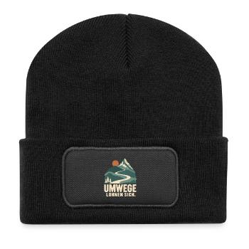 Umwege lohnen sich – Berge und Wandern - Recycelte Patch Beanie - Schwarz - Vorne
