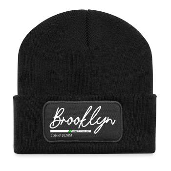 Stadtbild mit Neonlichtern und Bergblick - Recycelte Patch Beanie - Schwarz - Vorne