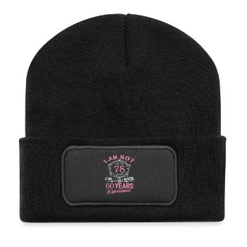 Je n’ai pas 78 ans, j’ai 18 ans avec 60 ans d’expérience - Beanie recyclé à patch - noir - Devant