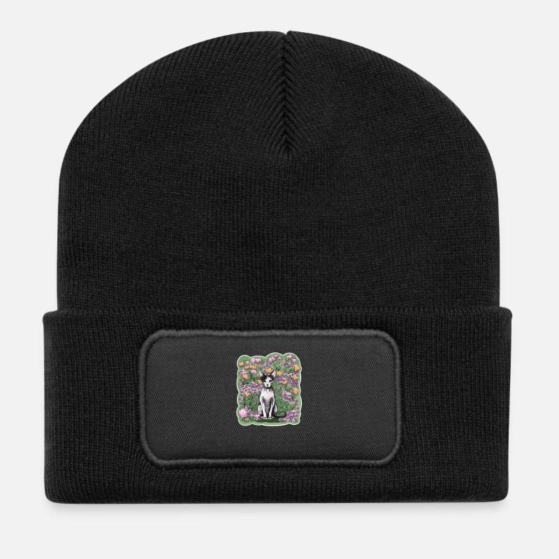 Illustration einer Sphynxkatze zwischen Blumen - Recycelte Patch Beanie - Schwarz