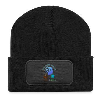 Dieser Mensch läuft auf Kaffee und GPT-4 T-Shirt. - Recycelte Patch Beanie - Schwarz - Vorne