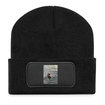 Ente auf ruhigem Wasser - Recycelte Patch Beanie - Schwarz - Vorne