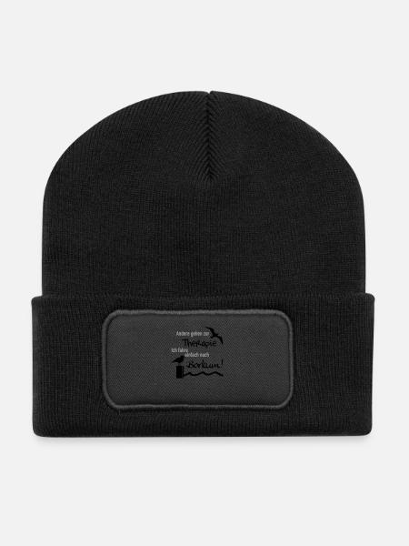 Therapie Borkum - Recycelte Patch Beanie - Schwarz