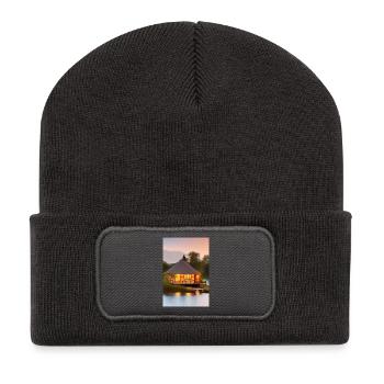 Charmante Hütte am See - Recycelte Patch Beanie - Dunkelgrau - Vorne