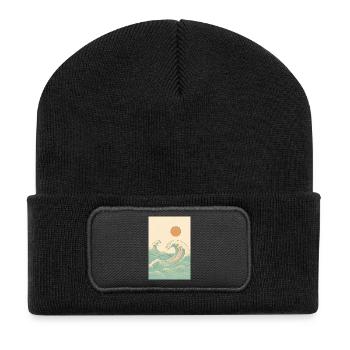 Ein sommerliches Bild am Meer - Recycelte Patch Beanie - Schwarz - Vorne