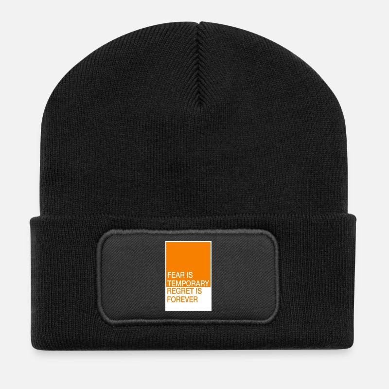 Angst ist vorübergehend, Reue bleibt - Recycelte Patch Beanie - Schwarz