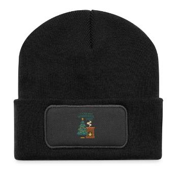 Weihnachten Cozy Kamin - Recycelte Patch Beanie - Schwarz - Vorne