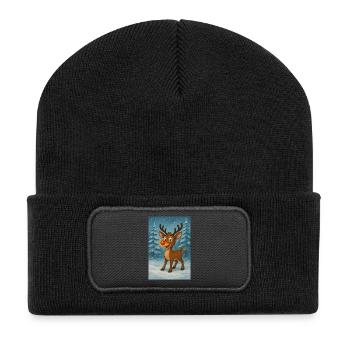 Rentier mit roter Nase im Winterwald - Recycelte Patch Beanie - Schwarz - Vorne