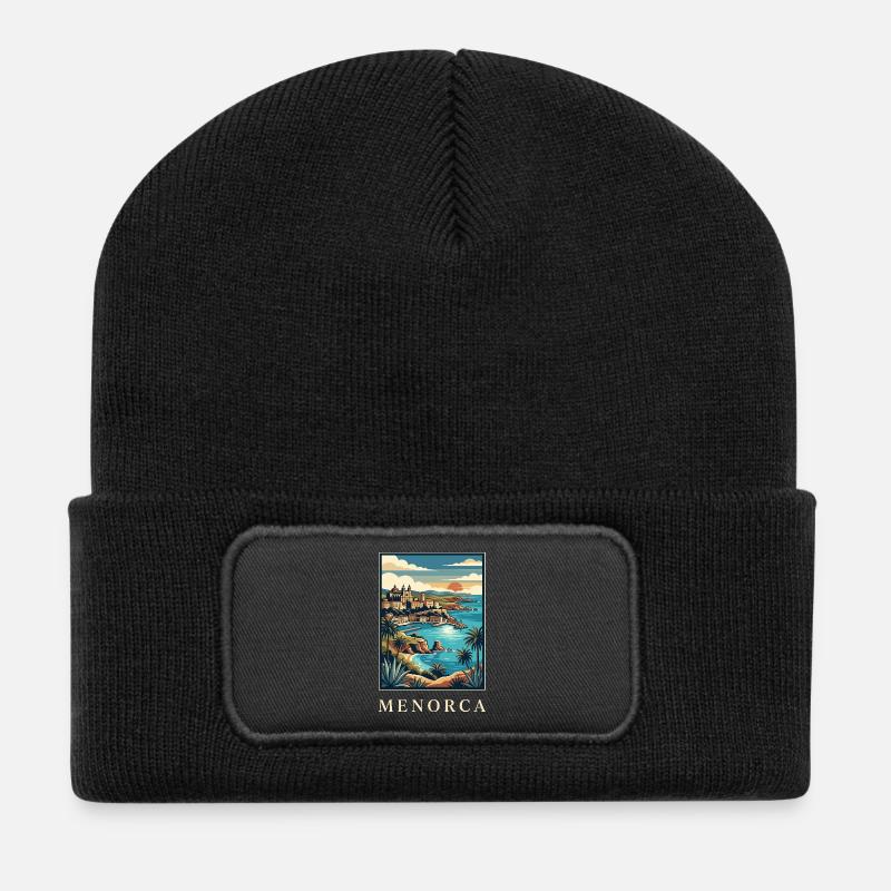 Menorca Cliffside Coast Poster Spanien Reiseposter - Recycelte Patch Beanie - Schwarz