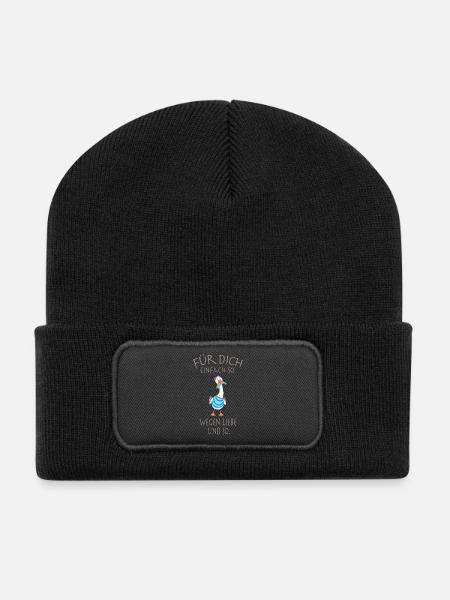 Für dich, einfach so. Wegen Liebe und so. - Recycelte Patch Beanie - Schwarz