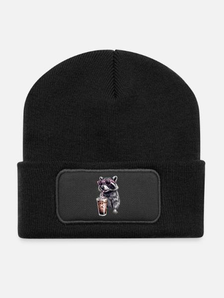 Waschbär Eiskaffee - Recycelte Patch Beanie - Schwarz
